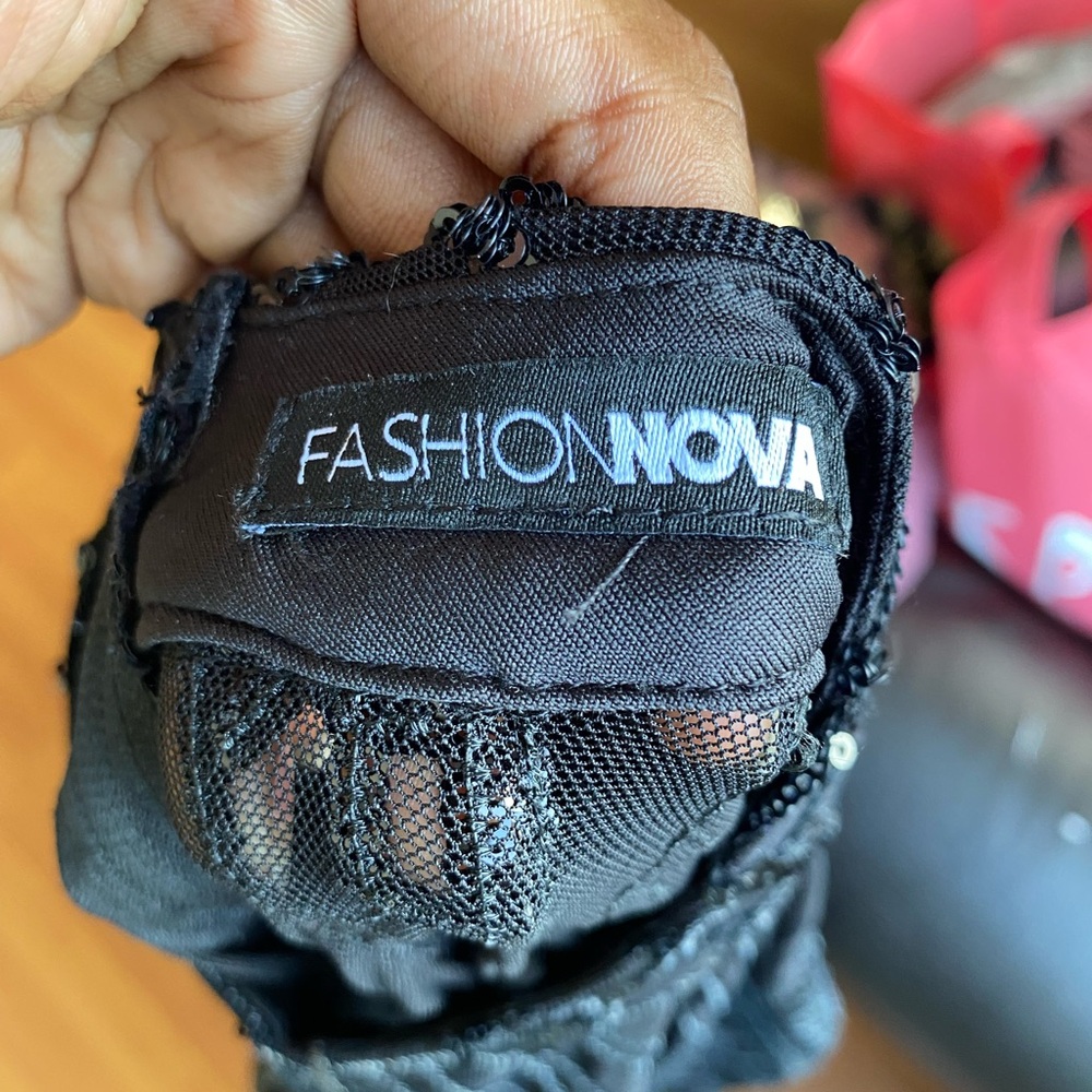 Fashion Nova Elegant Black Mesh Gloves